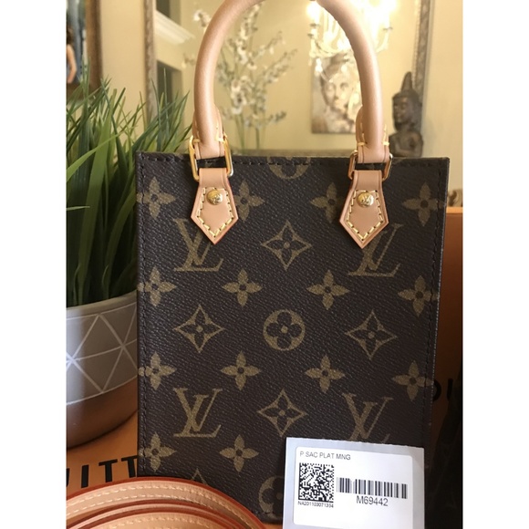 AUTHENTIC Louis Vuitton Petit Sac Plat - Picture 5 of 7